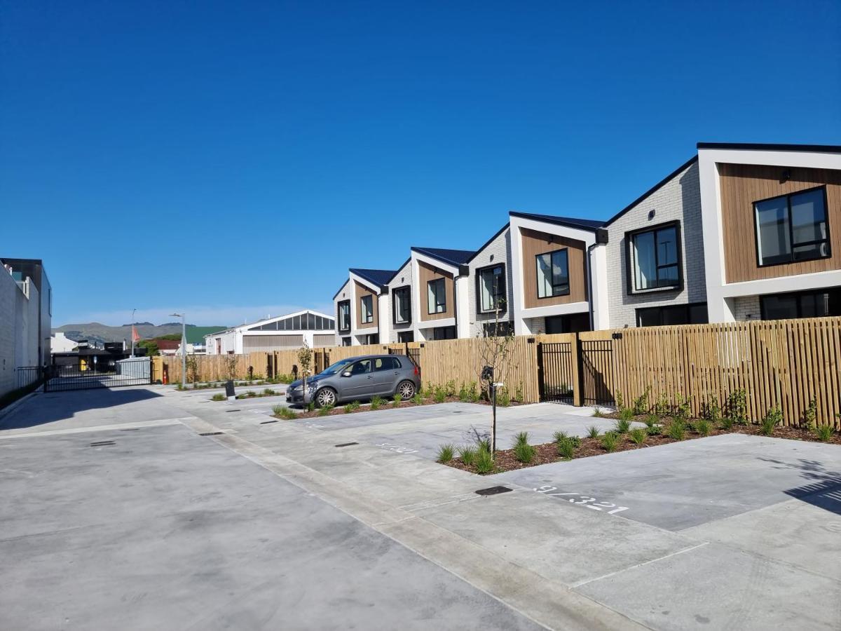 クライストチャーチ Addington Townhouse With Carpark 8Mins Walk To Hagley Park Southヴィラ エクステリア 写真