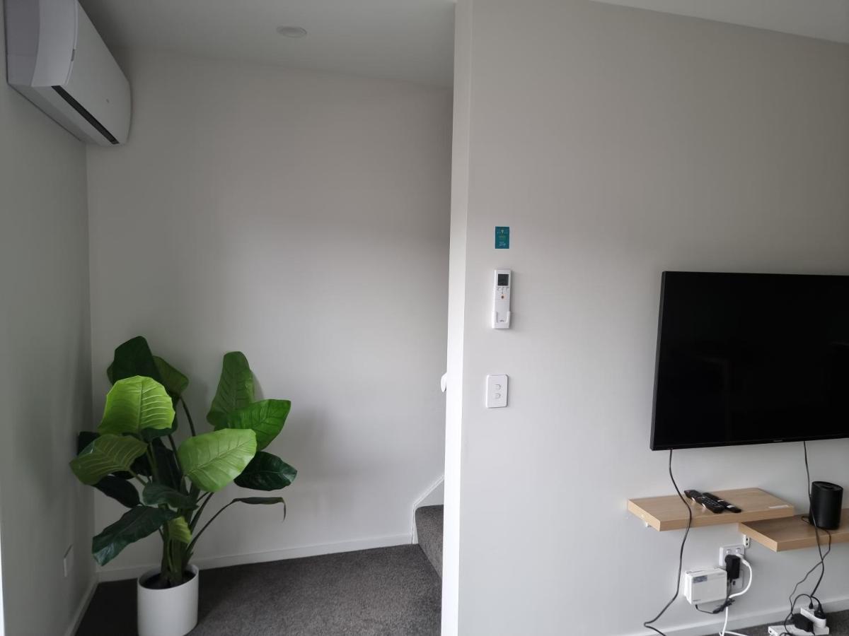クライストチャーチ Addington Townhouse With Carpark 8Mins Walk To Hagley Park Southヴィラ エクステリア 写真
